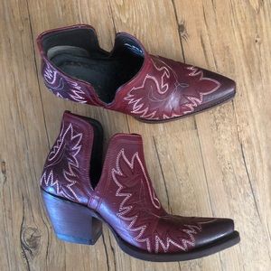 ARIAT DIXON burgundy booties size 7